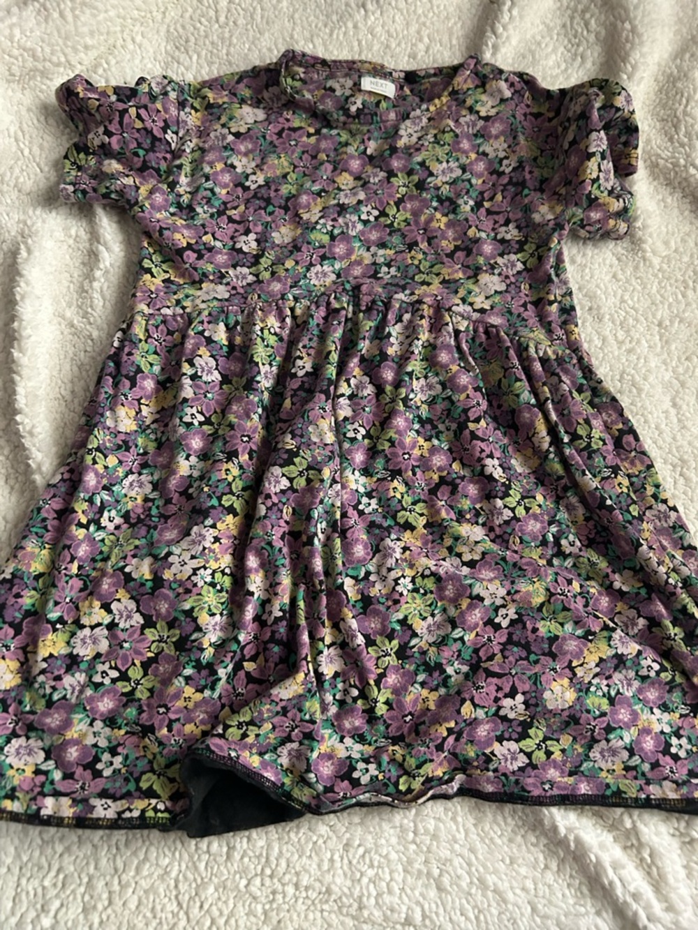Next brand girl’s size 7 dress